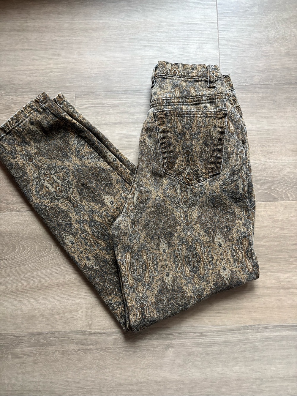 Vintage Brown Paisley High-Waisted Taper Jeans- size 4